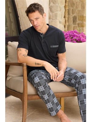 Pijama Evi Koyu Gri Ekose Patlı Cep Detaylı Kısa Kollu Erkek Pijama Takımı