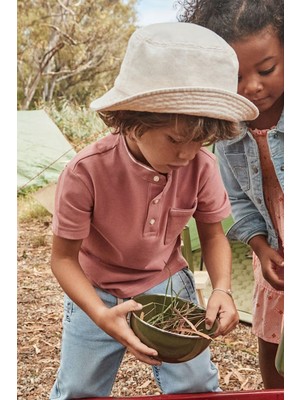 Kısa Kollu Hakim Yaka Şerit Detaylı Cepli Pamuklu Erkek Çocuk T-Shirt