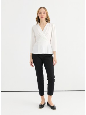 Selen Kruvaze Yaka Düz Ekru Kadın Bluz 25YSL8095
