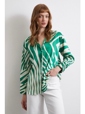 Never More Zebra Desen V Yaka Gömlek Yeşil