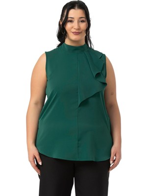 Disentis Modest Büyük Beden Yarım Dik Yaka Asimetrik Volanlı Kolsuz Zümrüt Yeşili Bluz