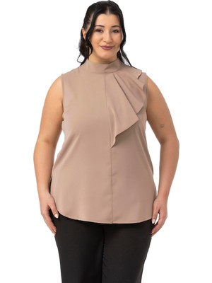 Disentis Modest Büyük Beden Yarım Dik Yaka Asimetrik Volanlı Kolsuz Zümrüt Yeşili Bluz