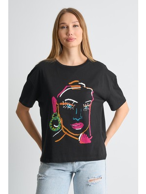 Alexandergardı Baskılı Bisiklet Yaka Kadın T-Shirt