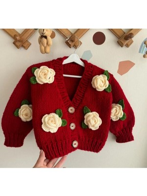 El Örgüsü Gül Detaylı Bebek Hırkası