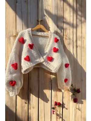 El Örgüsü Amigurumi Kalpli Hırka