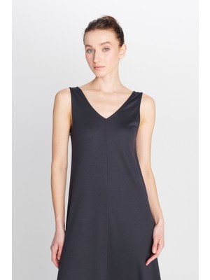 Regular Fit Normal Kesim V Yaka Siyah Midi Elbise