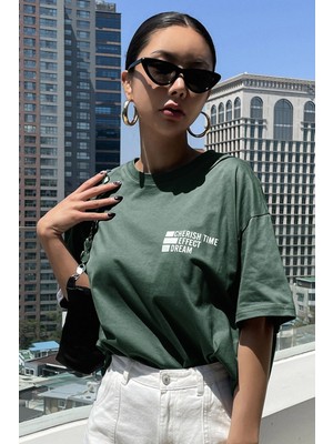 Kadın Nefti Yeşil Bisiklet Yaka Cherish Time Baskılı Oversize T-Shirt