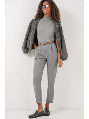 6686 Kadın Pileli Kemerli Kumaş Pantolon - Gri