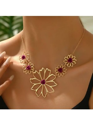 Gold Vintage Oymalı Zarif Çiçek Kolye