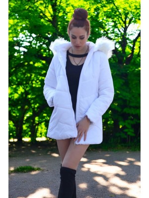 Kapüşonlu Kürklü Kışlık Orta Boy Şişme Kadın Mont