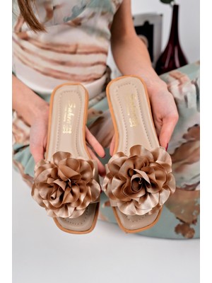 Yazlık Çiçek Detaylı Kadın Terlik Sandalet Rahat Hafif Taban