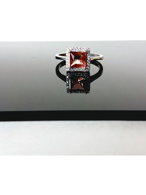 925 Ayar Gümüş Sultan Zultanit Zirkon Doğal Taşlı Kare Tasarım Kadın Yüzük Doğum Günü Hediye