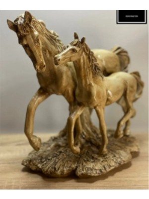 Anne At ve Tay Heykeli