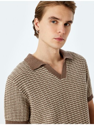 Koton Pamuk Karışımlı Polo V Yaka Çizgili Kısa Kollu Triko Tişört