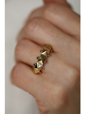 14 Ayar Altın Piramit Dizisi Yüzük