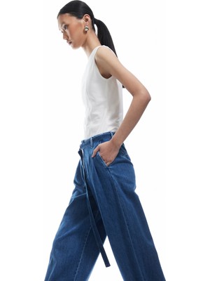 Koton Yüksek Bel Geniş Paça Kemer Detaylı Pileli Jean Pantolon