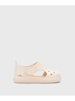 Igor S10343 079 Marfıl Çocuk Sandalet Krem Renk PVC Malzeme Kaymaz ve Suya Dayanıklı Özellik