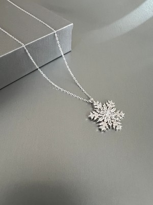 Zeta Jewel 925 Ayar Gümüş Kartane Kolye-Zirkon Baget Taşlı,Işıltılı ve Gösterişli Tasarım- 40+5 cm