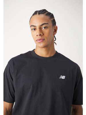 New Balance Classic Basic Logo Tişört Black Erkek Tshirt MNT1537-BK V5