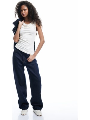 Koton Slim Fit Degaje Yaka Asimetrik Kolsuz Viskon Bluz