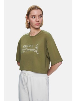 Ucla Helena Yeşil Pembe Bisiklet Yaka Oversize Crop Nakışlı Oversize Kadın Tshirt