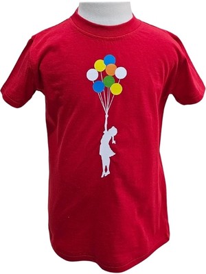 Çocuk ve Balonlar Temalı Kırmızı Tişört