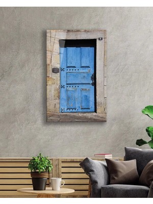 Marsilyan- Taş Duvarlar ve Mavi Ahşap Kapı Dikey Cam Tablo