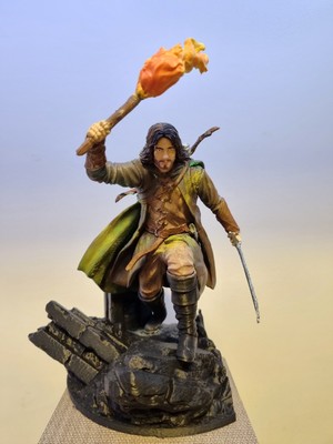 Aragorn Ölüler Yolunda 22 cm Yüzüklerin Efendisi Lort Diorama Figür