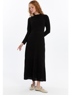 25004 Kadın Eteği Pliseli Fitilli Ince Mevsimlik Soğuk Iplik Triko Elbise Siyah