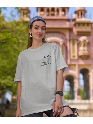 Terzili Giyin Seninle Kahve Içmeye Geliyorum Baskılı Oversize  Tişört