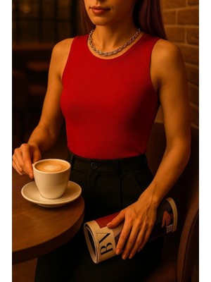 Amara Boutique Kadın Damla Sırt Dekolte Çapraz Detay Kolsuz Triko Bluz