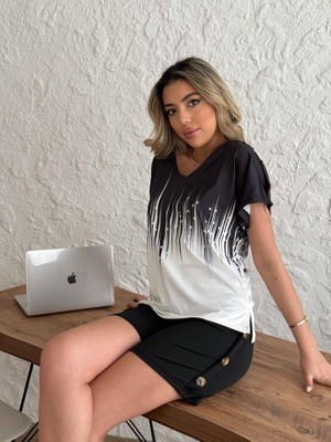 Amara Boutique Kadın V Yaka Kısa Kol Kenarları Minik Yırtmaç Detaylı Dalgıç Bluz + Düğme Detaylı Dalgıç Şort