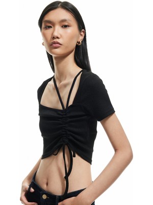 Koton Slim Fit Büzgülü Bağlama Detaylı Kısa Kollu Kare Yaka Fitilli Crop Tişört