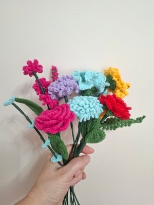 Solmayan El Örgü Renkli Çiçek Buketi