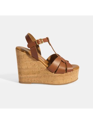 Desa Kadın Taba Toka Aksesuarlı T-Bant Deri Dolgu Topuklu Sandalet