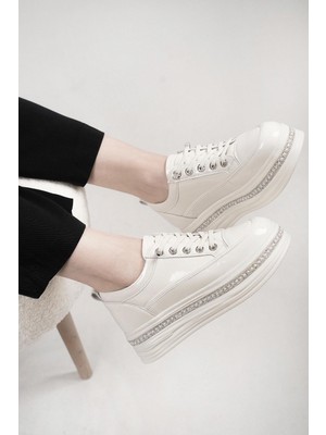 Lona Guja Ithal Özel Seri Taban Inci Detaylı Rugan Kadın Spor Ayakkabı Bej