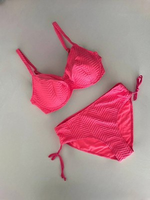 Kadın Canlı Pembe Desenli Büyük Beden Astarlı Bikini Takım HZL25S-LC4004