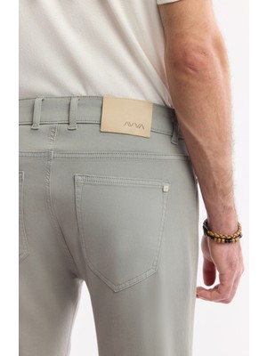 AVVA Erkek Açık Haki Klasik Bel Soft Touch Pamuklu Slim Fit Pantolon B003038