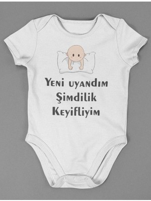 Sevbano Yeni Uyandım Şimdilik Keyifliyim ! Yazılı Pamuklu Yumuşak Unisex Çıtçıtlı Body Zıbın