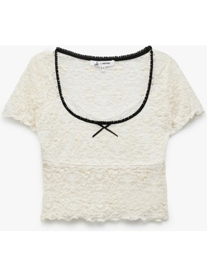 Koton Transparan Fiyonk Detaylı Kısa Kollu U Yaka Dantel Tişört