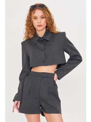 Düğmeli Crop Blazer Ceket