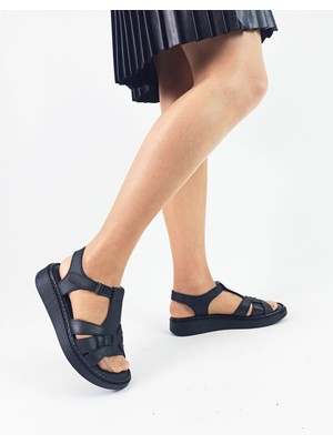 Gdt Ayakkabı  Deri Siyah Renk Bantlı Düz Taban Kadın Sandalet