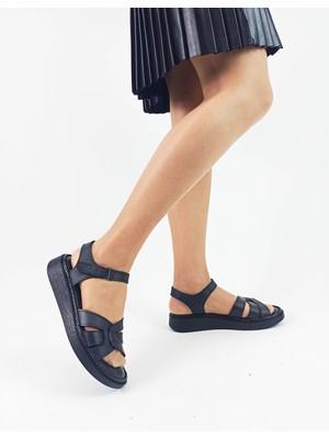 Gdt Ayakkabı  Deri Siyah Renk Bantlı Düz Taban Kadın Sandalet