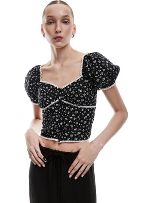 Koton Kalp Yaka Kısa Balon Kollu Çiçekli Crop Bluz