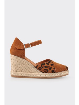 Kadın Elle Taba Deri Espadril Dolgu Topuk 9 cm Taban Malzemesi Poliüretan Şık Tasarım