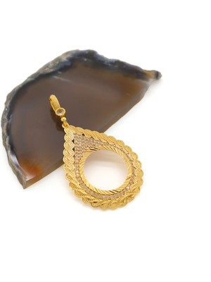 Yarım Altın Çerçeveli Kolye Ucu Altın Kaplama Işlemeli TGR-708