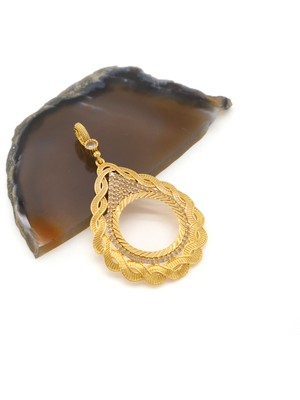 Yarım Altın Çerçeveli Kolye Ucu Altın Kaplama Işlemeli TGR-706