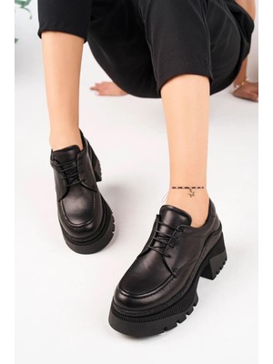 Tarçın Ayakkabı Hakiki Deri Siyah Kadın Tırtıklı Platform Taban Loafer Ayakkabı TRC49-3003