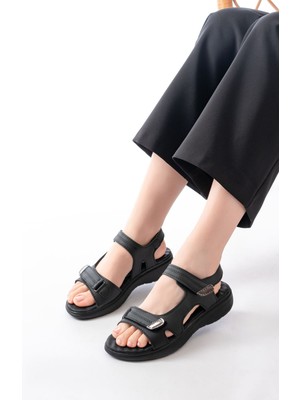 DM-363  Siyah Baret Cırtlı Dikişli Günlük Kadın Sandalet
