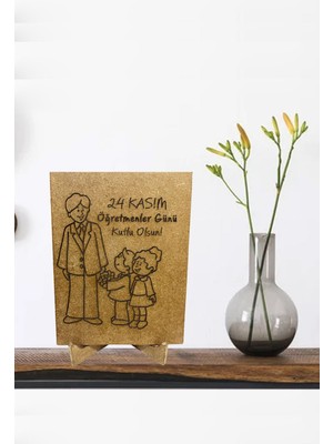 Dekoratif Öğretmenler Günü Portresi Ahşap Üzerine Kazıma Ahşap Ayaklı